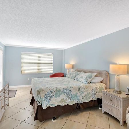 106 Beach Place Condos St. Pete Beach Eksteriør bilde