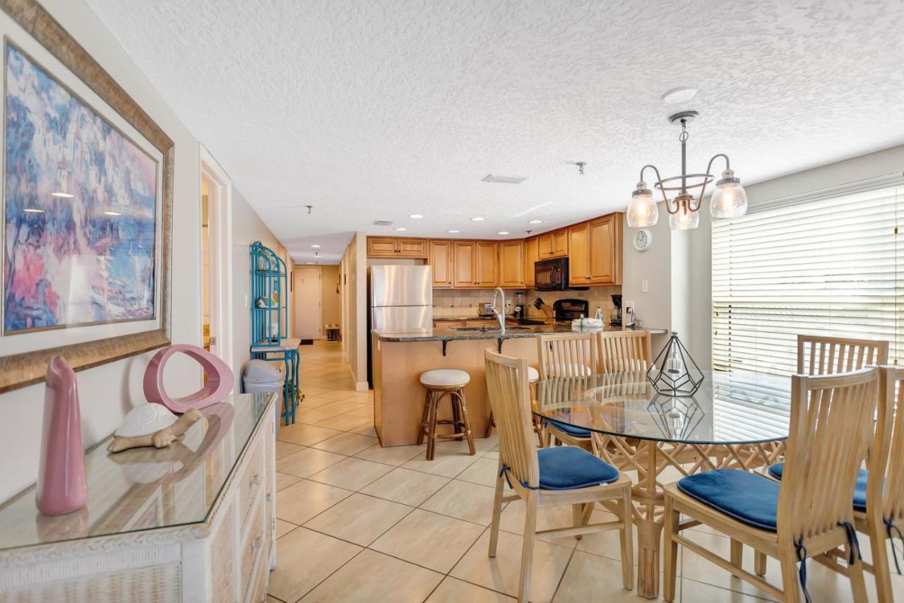 106 Beach Place Condos St. Pete Beach Eksteriør bilde