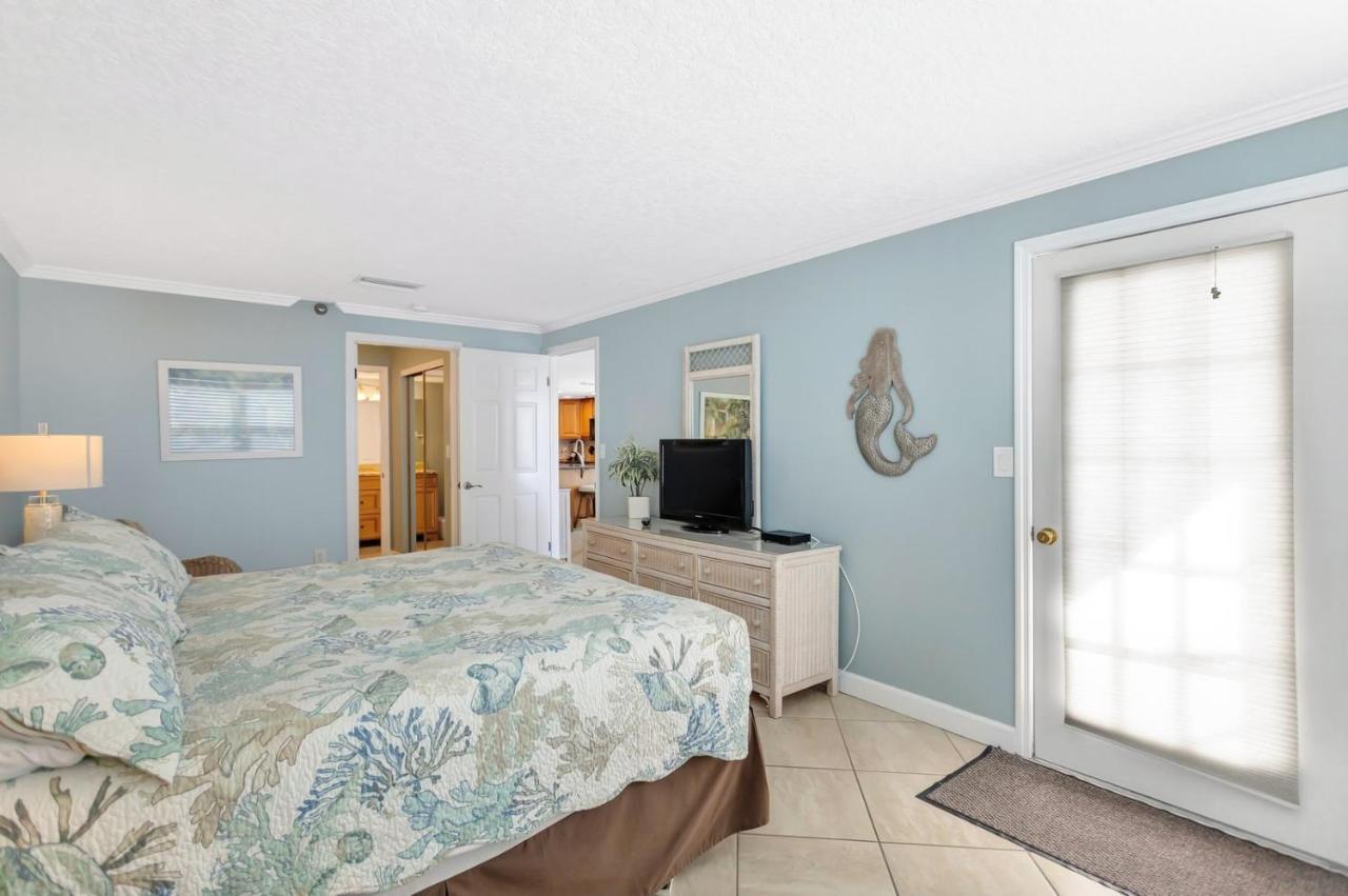 106 Beach Place Condos St. Pete Beach Eksteriør bilde