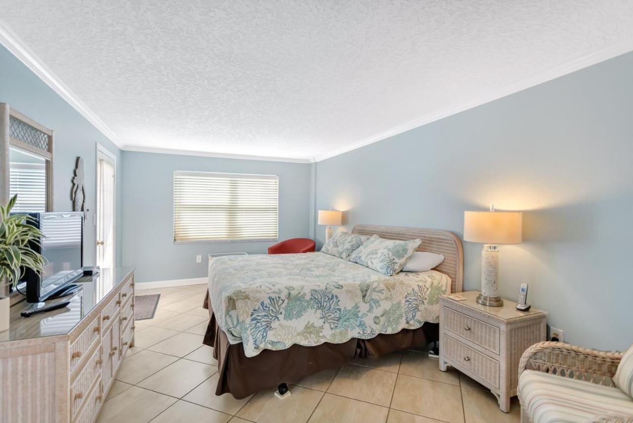 106 Beach Place Condos St. Pete Beach Eksteriør bilde