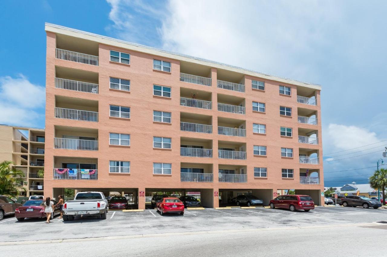 106 Beach Place Condos St. Pete Beach Eksteriør bilde